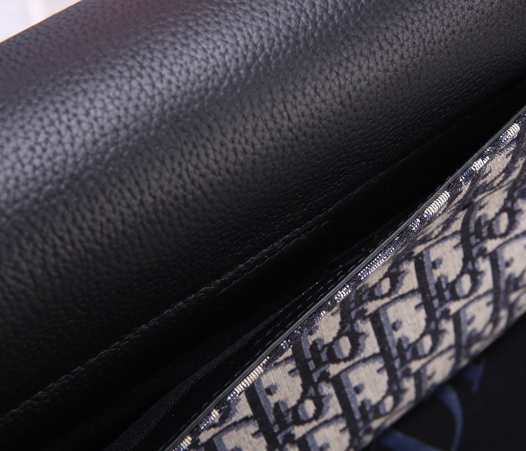 D*or saddle messenger bag