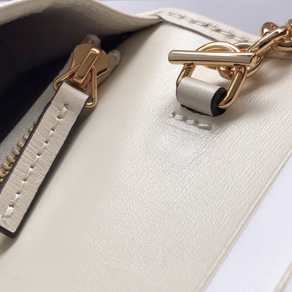 G*u*i horsebit 1955 wallet with chain