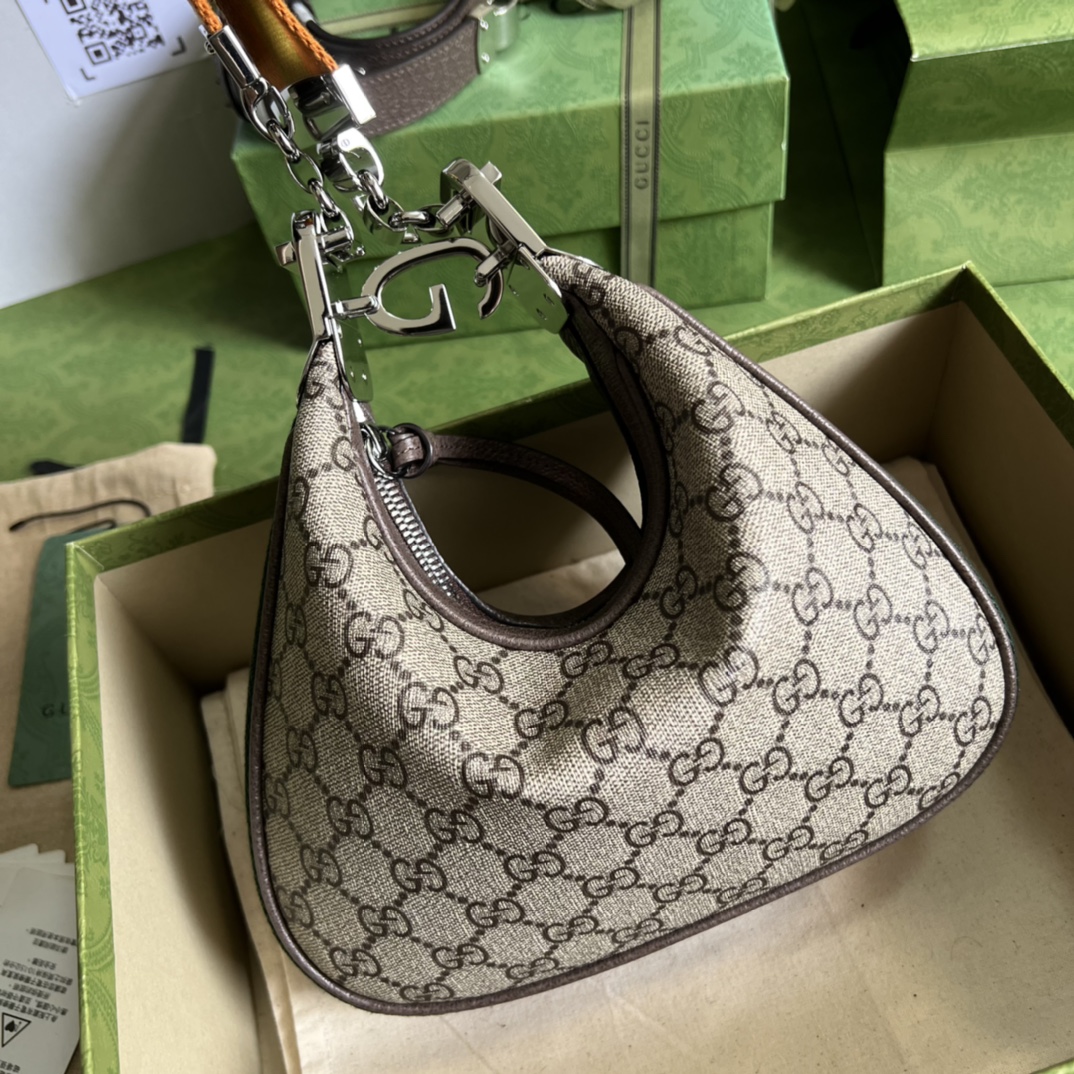 G*u*i attache small shoulder bag