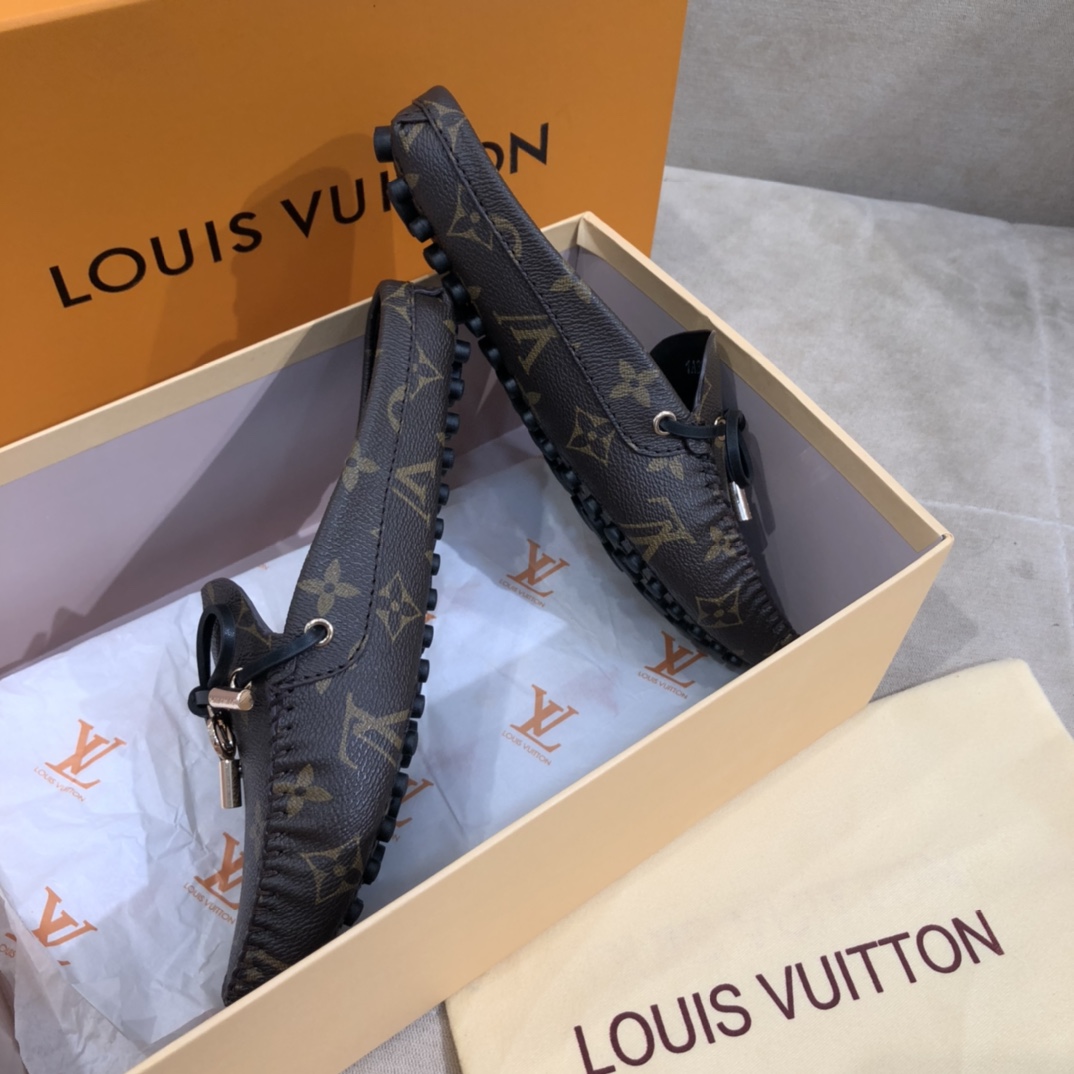 brand new l**is V*t*n loafers